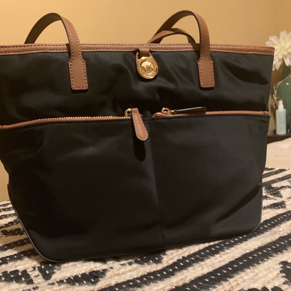 Michael Kors Kempton Black Medium Tote NWT
